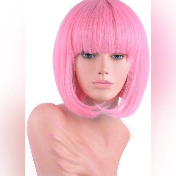 Fun pink bob style wig - Picture 2 of 3